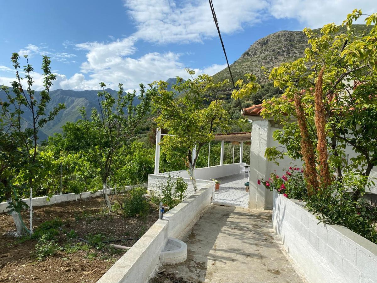 Maison Bellevue - 2 Bdrm Villa In Borsh Beach Esterno foto